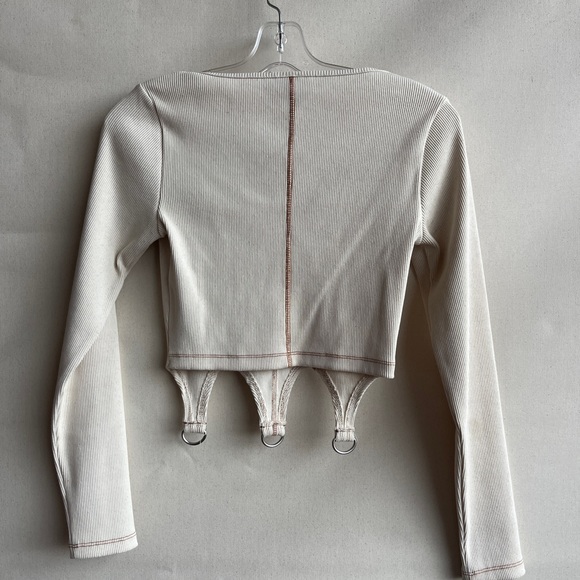 MILK long sleeve cropped top. - Picture 2 of 7